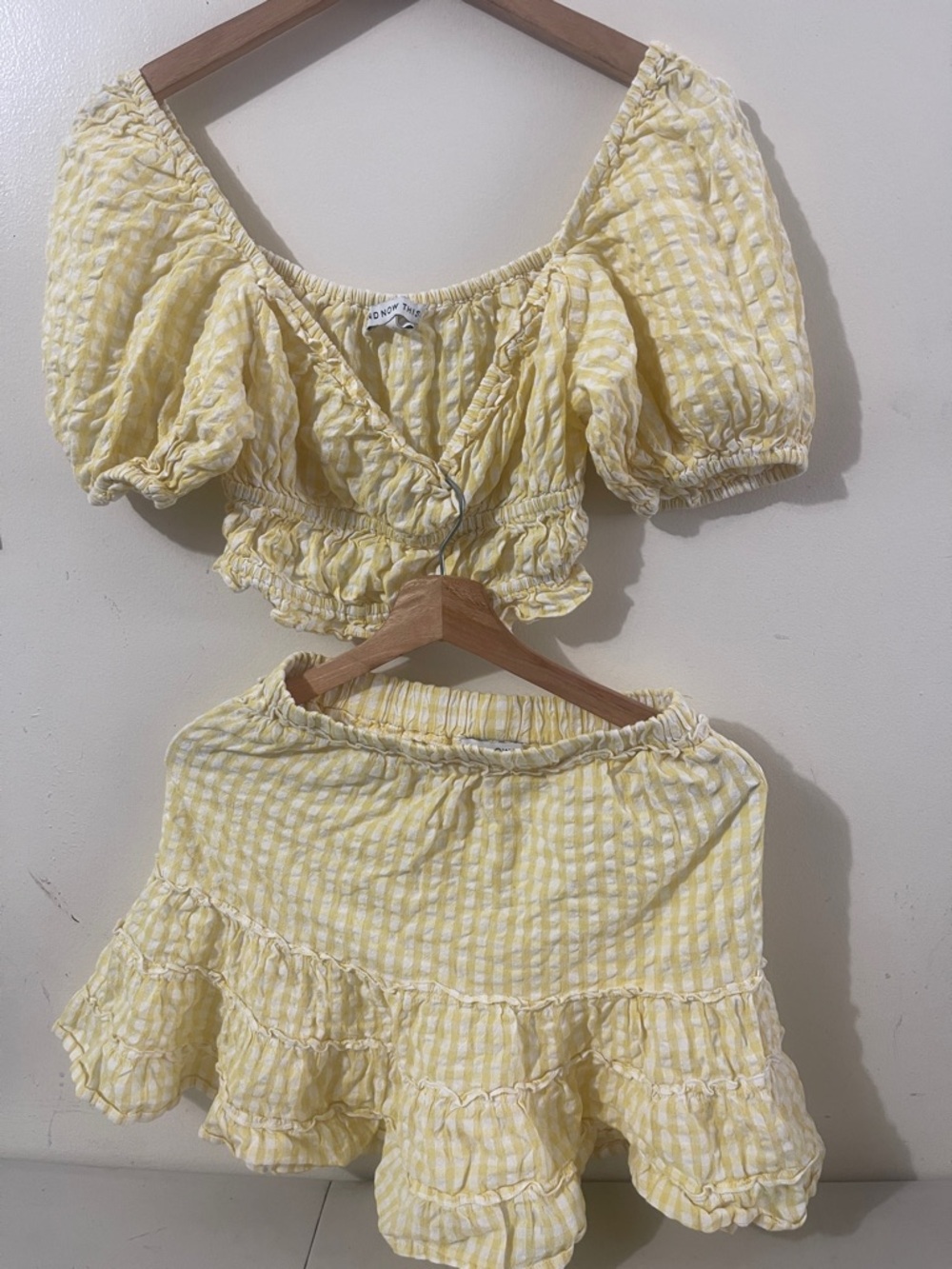 AND NOW THIS Yellow Gingham Puff-Sleeve Crop Top with Elastic Hem